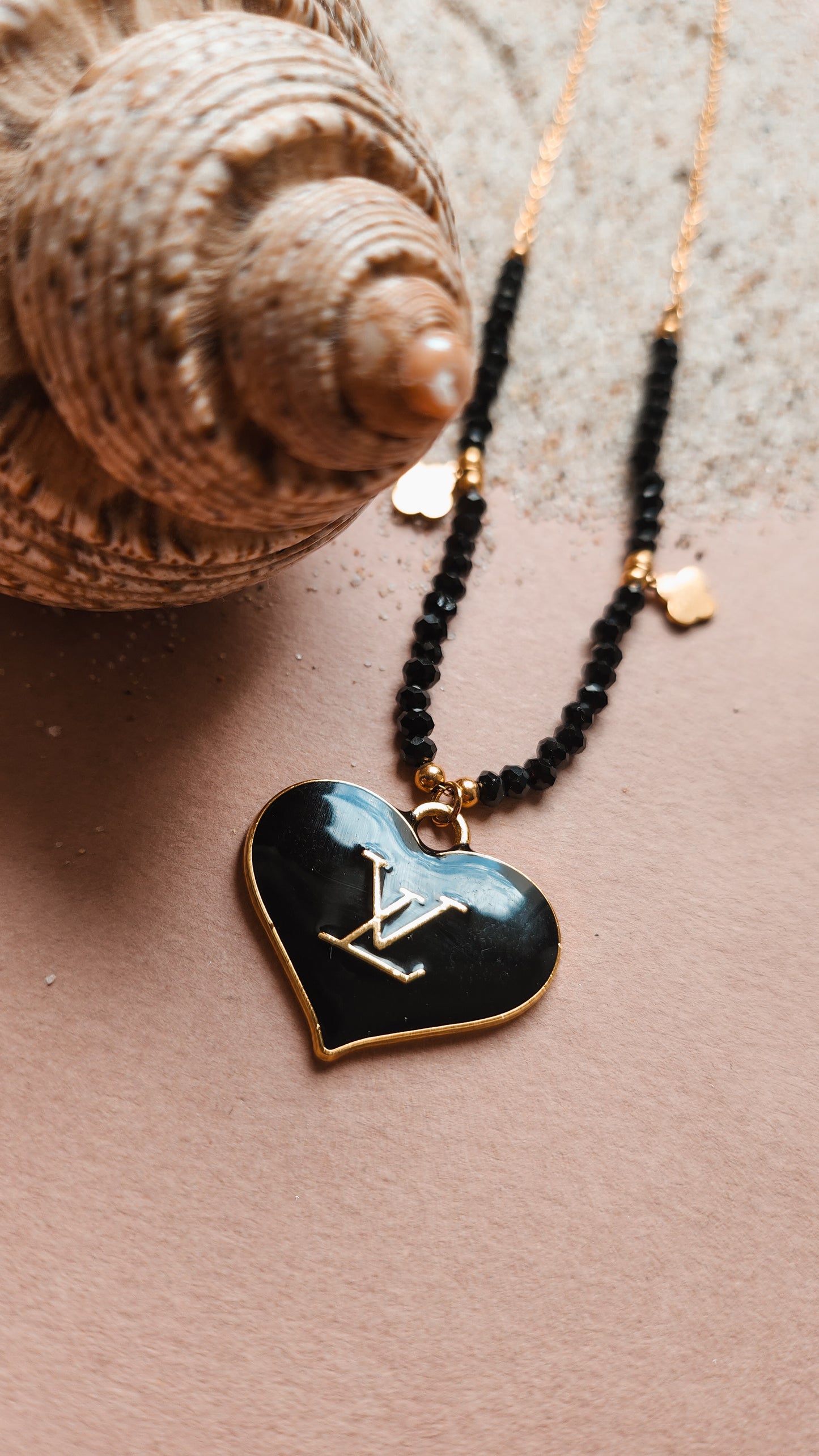 Collier LV Black Heart